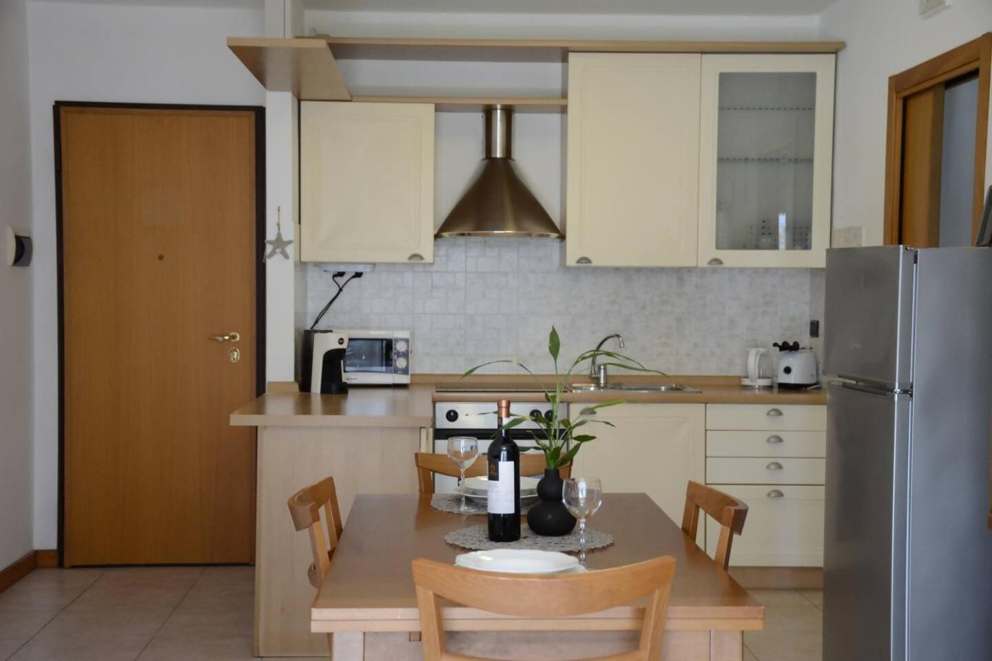 Appartamento Peler13 Con Balcone E Parcheggio 리바 델 이탈리아 베로나 외부 사진
